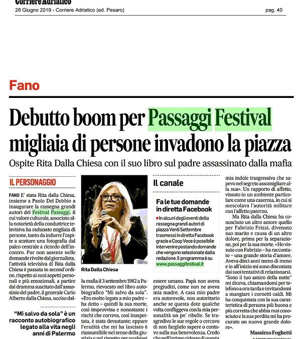 Corriere Adriatico / Debutto boom per Passaggi Festival migliaia di persone invadono la piazza