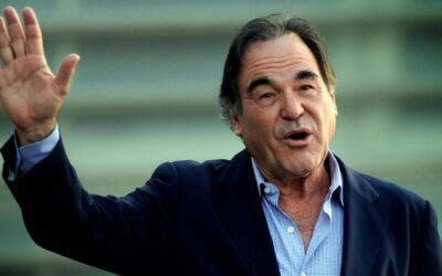 Oliver Stone presenta il suo libro “Cercando la luce” a Passaggi Festival